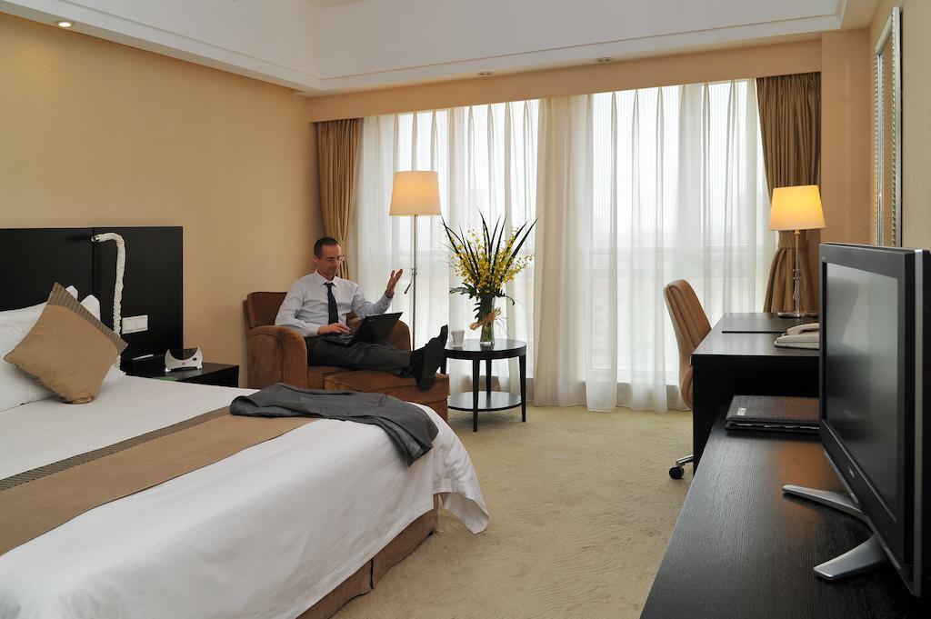 Ramada Plaza Shanghai Gateway Екстер'єр фото
